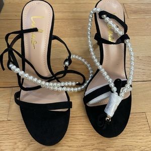 NEW!Perfect for formal season.